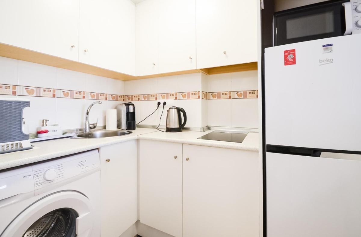 Schoene Wohnung Mit Pool , Wi-Fi Und Privat Garage Torrevieja Exterior photo
